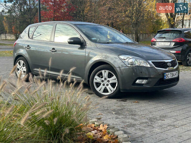 Серый Киа Сид, объемом двигателя 1.6 л и пробегом 213 тыс. км за 6500 $, фото 1 на Automoto.ua