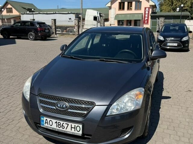 Серый Киа Сид, объемом двигателя 1.4 л и пробегом 167 тыс. км за 4600 $, фото 1 на Automoto.ua