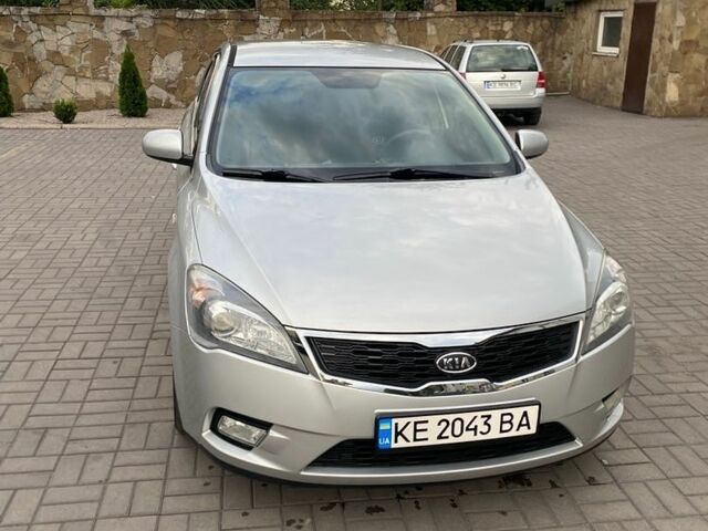 Серый Киа Сид, объемом двигателя 1.4 л и пробегом 175 тыс. км за 6700 $, фото 1 на Automoto.ua
