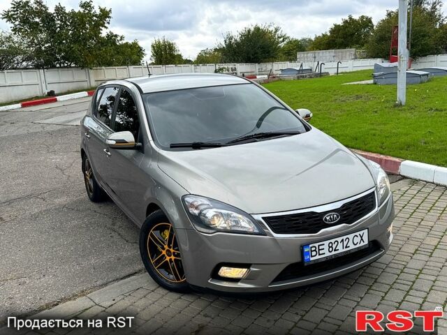 Сірий Кіа Сід, об'ємом двигуна 1.6 л та пробігом 240 тис. км за 7200 $, фото 1 на Automoto.ua