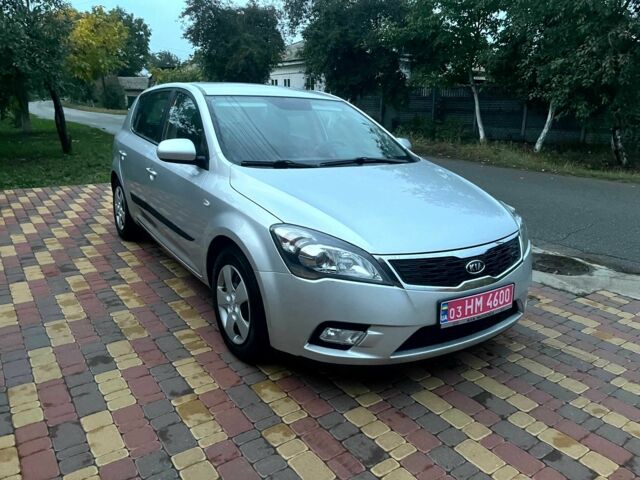 Серый Киа Сид, объемом двигателя 1.6 л и пробегом 236 тыс. км за 8200 $, фото 1 на Automoto.ua
