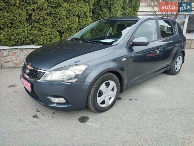 Серый Киа Сид, объемом двигателя 1.4 л и пробегом 156 тыс. км за 6800 $, фото 1 на Automoto.ua