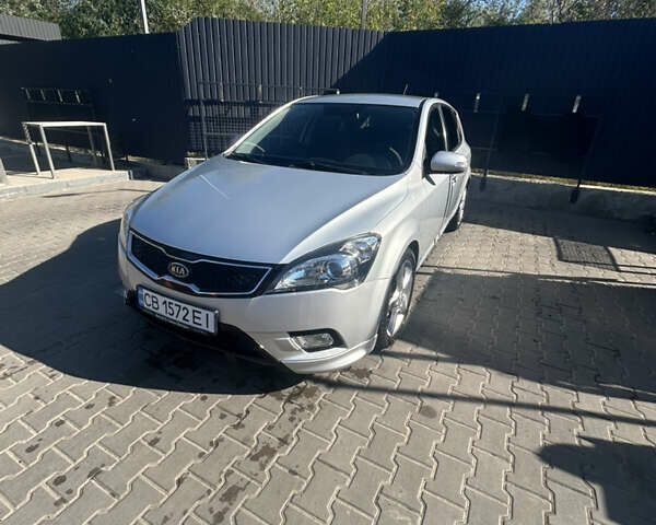 Серый Киа Сид, объемом двигателя 1.58 л и пробегом 153 тыс. км за 6300 $, фото 1 на Automoto.ua