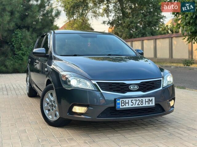 Серый Киа Сид, объемом двигателя 1.59 л и пробегом 117 тыс. км за 8100 $, фото 1 на Automoto.ua