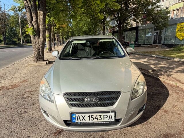 Серый Киа Сид, объемом двигателя 1.6 л и пробегом 245 тыс. км за 3000 $, фото 1 на Automoto.ua