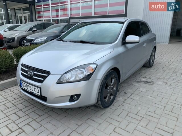 Серый Киа Сид, объемом двигателя 1.58 л и пробегом 227 тыс. км за 7000 $, фото 1 на Automoto.ua