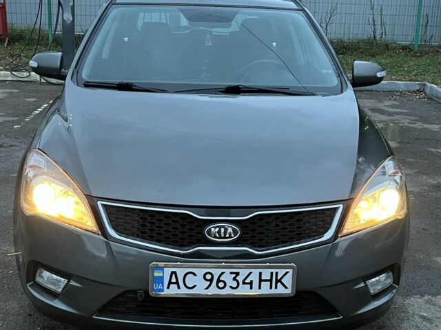 Серый Киа Сид, объемом двигателя 1.6 л и пробегом 187 тыс. км за 6500 $, фото 1 на Automoto.ua