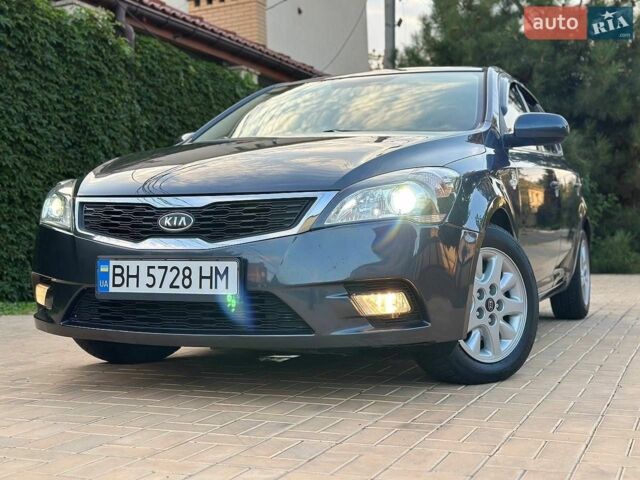 Серый Киа Сид, объемом двигателя 1.6 л и пробегом 118 тыс. км за 8200 $, фото 1 на Automoto.ua