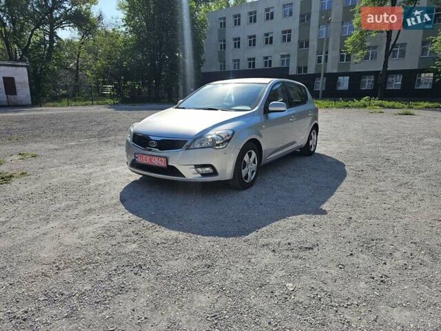 Серый Киа Сид, объемом двигателя 1.4 л и пробегом 154 тыс. км за 6700 $, фото 1 на Automoto.ua