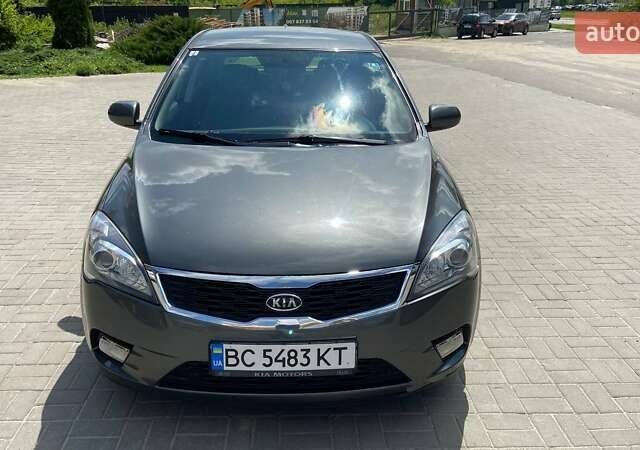 Киа Сид 2010 в Львове на Automoto.ua Серый Киа Сид, объемом двигателя 1.58 л и пробегом 204 тыс. км за 7000 $, фото 1 на Automoto.ua