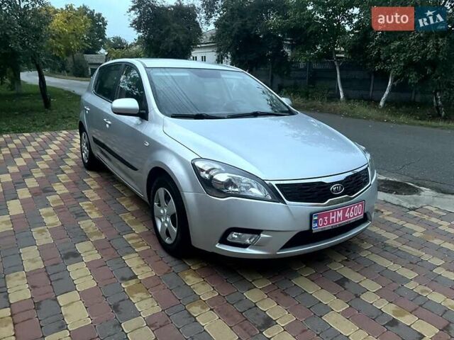 Сірий Кіа Сід, об'ємом двигуна 0 л та пробігом 236 тис. км за 8700 $, фото 1 на Automoto.ua