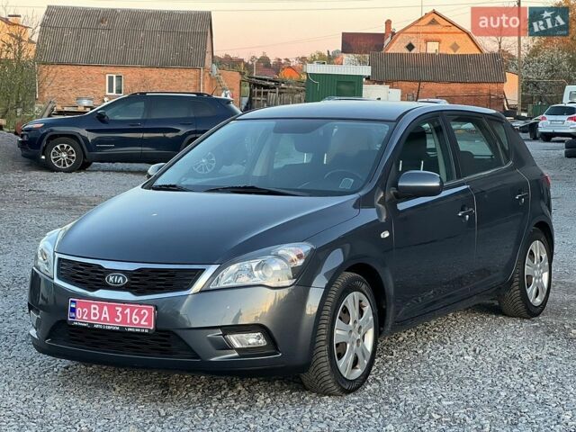 Серый Киа Сид, объемом двигателя 1.4 л и пробегом 200 тыс. км за 6800 $, фото 1 на Automoto.ua