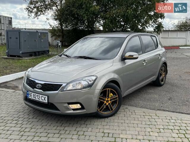 Серый Киа Сид, объемом двигателя 1.6 л и пробегом 241 тыс. км за 7300 $, фото 1 на Automoto.ua