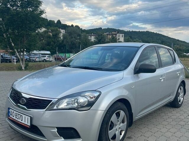 Серый Киа Сид, объемом двигателя 1.4 л и пробегом 127 тыс. км за 5700 $, фото 1 на Automoto.ua