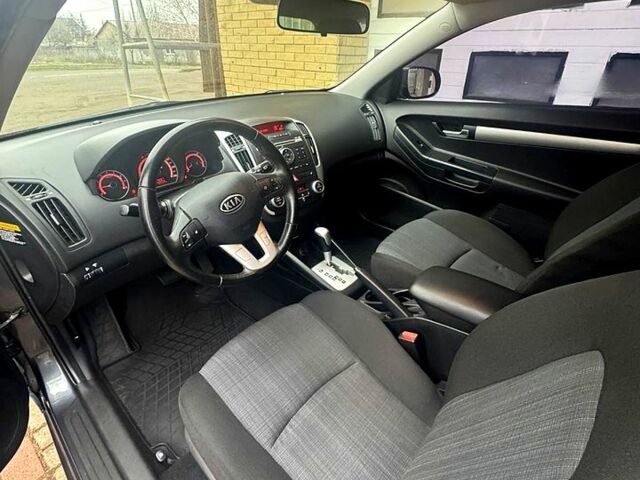 Серый Киа Сид, объемом двигателя 1.6 л и пробегом 78 тыс. км за 7400 $, фото 1 на Automoto.ua