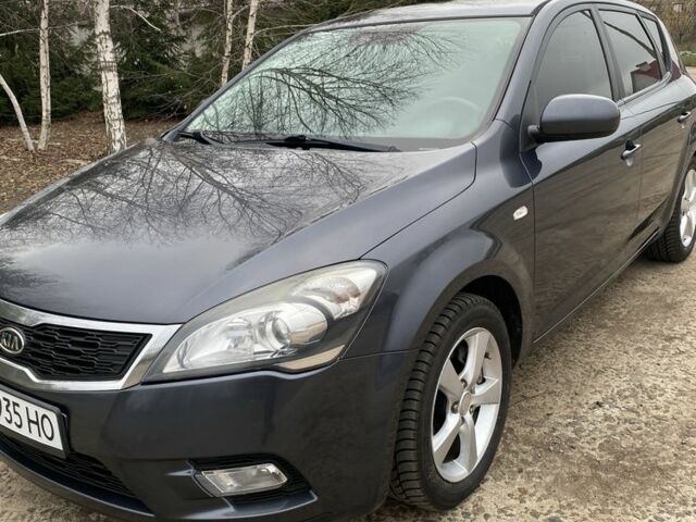 Сірий Кіа Сід, об'ємом двигуна 1.6 л та пробігом 300 тис. км за 6700 $, фото 1 на Automoto.ua