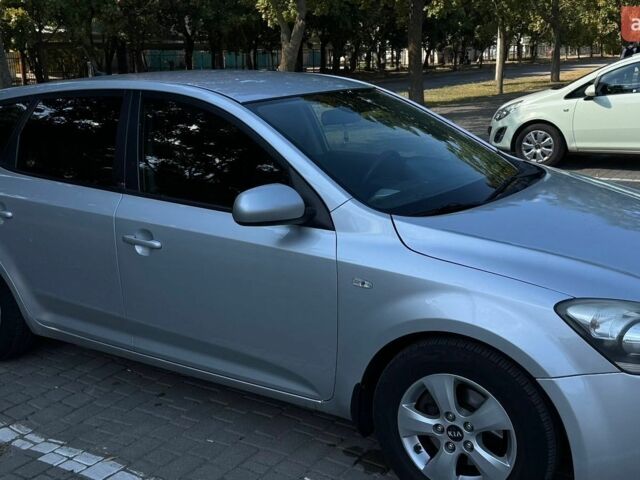 Сірий Кіа Сід, об'ємом двигуна 1.6 л та пробігом 280 тис. км за 5600 $, фото 1 на Automoto.ua