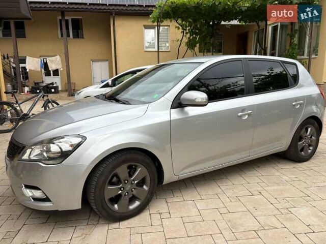 Серый Киа Сид, объемом двигателя 1.58 л и пробегом 205 тыс. км за 6399 $, фото 1 на Automoto.ua