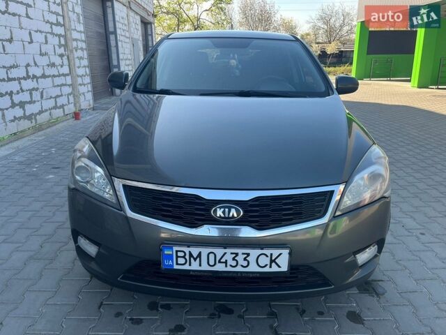 Сірий Кіа Сід, об'ємом двигуна 1.58 л та пробігом 278 тис. км за 5600 $, фото 1 на Automoto.ua