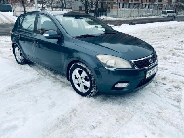 Серый Киа Сид, объемом двигателя 1.6 л и пробегом 189 тыс. км за 5600 $, фото 1 на Automoto.ua