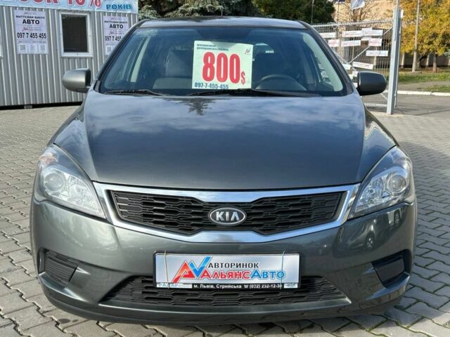 Кіа Сід 2011 у Кривому Розі на Automoto.ua Сірий Кіа Сід, об'ємом двигуна 1.4 л та пробігом 220 тис. км за 6000 $, фото 1 на Automoto.ua