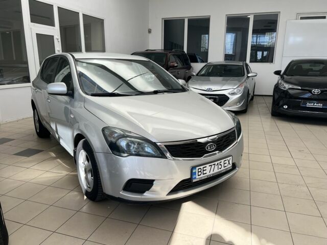 Киа Сид 2011 в Николаеве на Automoto.ua Серый Киа Сид, объемом двигателя 1.4 л и пробегом 148 тыс. км за 5600 $, фото 1 на Automoto.ua