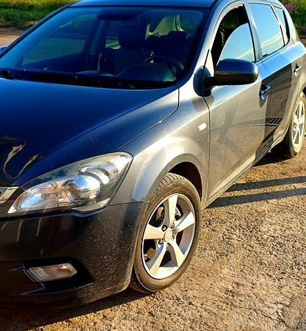Серый Киа Сид, объемом двигателя 1.6 л и пробегом 0 тыс. км за 6500 $, фото 1 на Automoto.ua