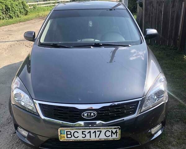Серый Киа Сид, объемом двигателя 1.6 л и пробегом 134 тыс. км за 7500 $, фото 1 на Automoto.ua