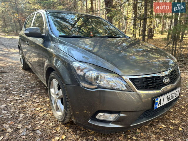 Серый Киа Сид, объемом двигателя 1.6 л и пробегом 260 тыс. км за 8200 $, фото 1 на Automoto.ua
