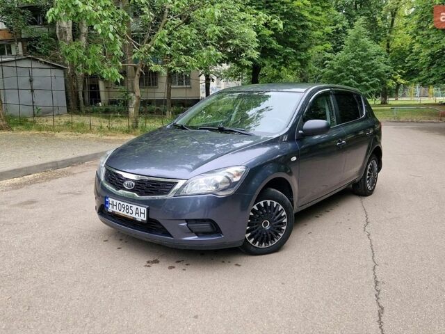 Сірий Кіа Сід, об'ємом двигуна 1.4 л та пробігом 280 тис. км за 5300 $, фото 1 на Automoto.ua