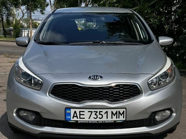 Серый Киа Сид, объемом двигателя 1.58 л и пробегом 305 тыс. км за 7200 $, фото 1 на Automoto.ua
