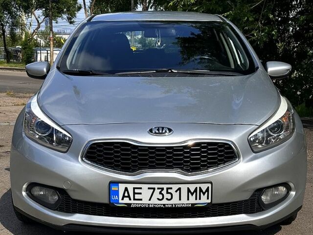 Серый Киа Сид, объемом двигателя 1.6 л и пробегом 305 тыс. км за 7200 $, фото 1 на Automoto.ua
