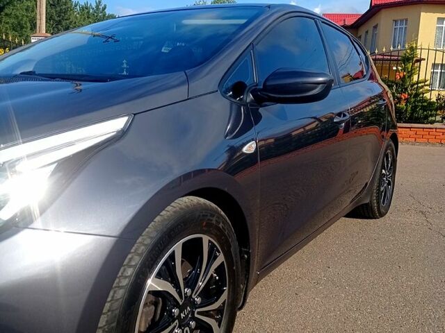 Серый Киа Сид, объемом двигателя 1.4 л и пробегом 185 тыс. км за 8400 $, фото 1 на Automoto.ua