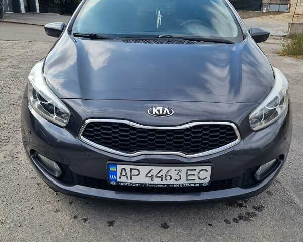 Серый Киа Сид, объемом двигателя 1.59 л и пробегом 159 тыс. км за 10800 $, фото 1 на Automoto.ua