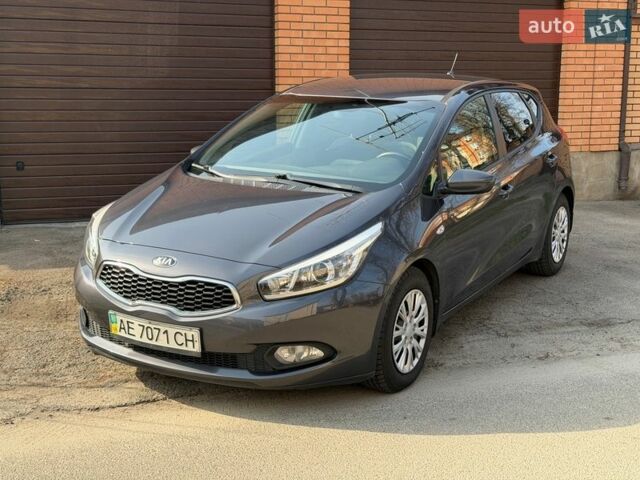 Сірий Кіа Сід, об'ємом двигуна 1.6 л та пробігом 189 тис. км за 9900 $, фото 1 на Automoto.ua