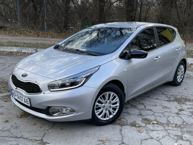 Серый Киа Сид, объемом двигателя 1.6 л и пробегом 235 тыс. км за 9800 $, фото 1 на Automoto.ua