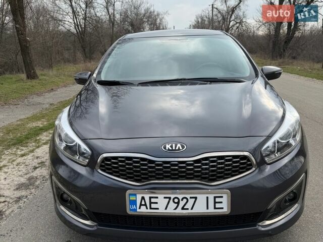 Серый Киа Сид, объемом двигателя 1.58 л и пробегом 70 тыс. км за 15000 $, фото 1 на Automoto.ua