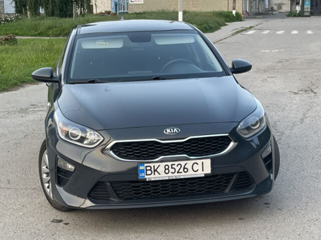 Серый Киа Сид, объемом двигателя 1.37 л и пробегом 77 тыс. км за 14800 $, фото 1 на Automoto.ua