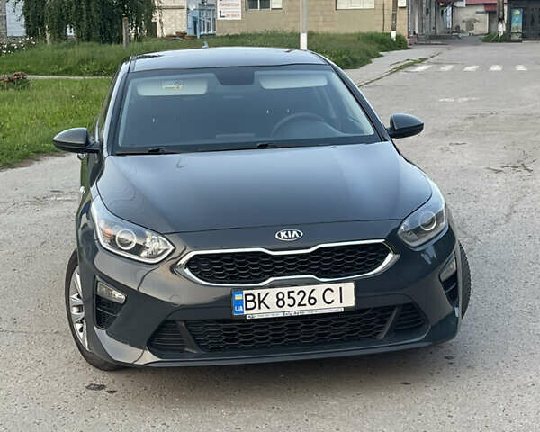 Серый Киа Сид, объемом двигателя 1.37 л и пробегом 75 тыс. км за 13299 $, фото 1 на Automoto.ua