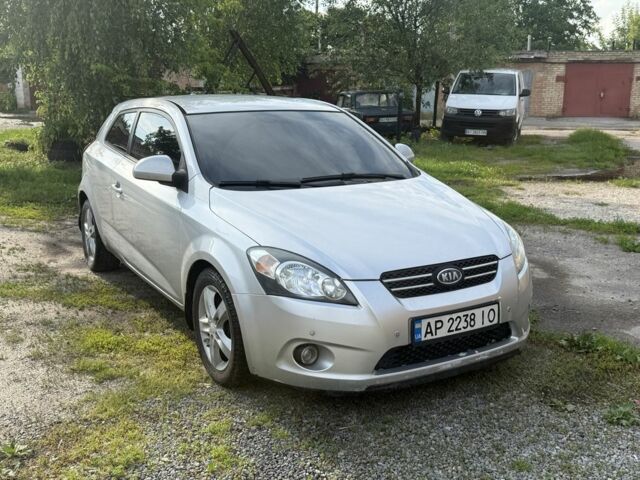 Серый Киа Сид, объемом двигателя 2 л и пробегом 180 тыс. км за 3450 $, фото 1 на Automoto.ua