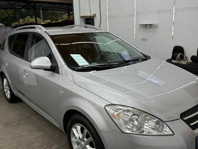 Серый Киа Сид, объемом двигателя 1.6 л и пробегом 187 тыс. км за 6000 $, фото 1 на Automoto.ua