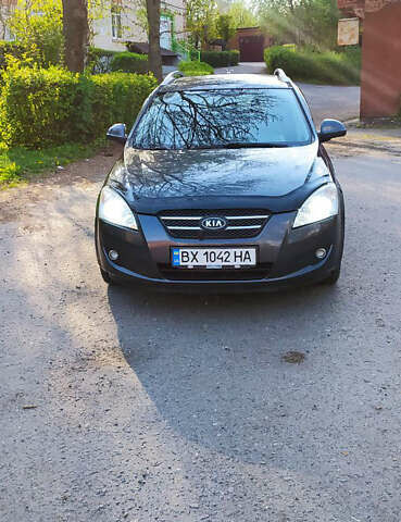 Серый Киа Сид, объемом двигателя 1.59 л и пробегом 247 тыс. км за 5300 $, фото 1 на Automoto.ua