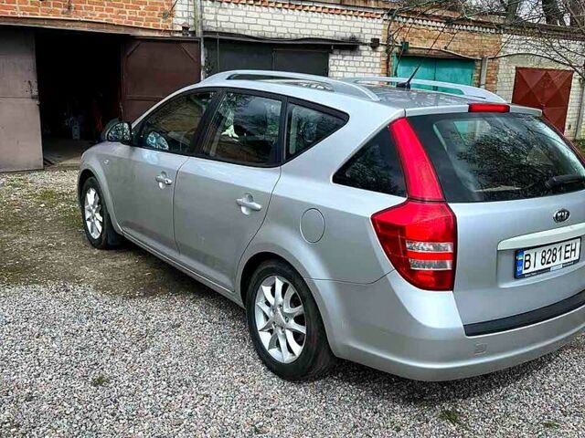 Серый Киа Сид, объемом двигателя 1.6 л и пробегом 171 тыс. км за 5600 $, фото 1 на Automoto.ua