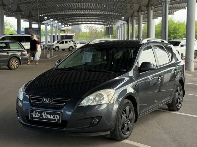 Серый Киа Сид, объемом двигателя 0 л и пробегом 260 тыс. км за 6000 $, фото 1 на Automoto.ua