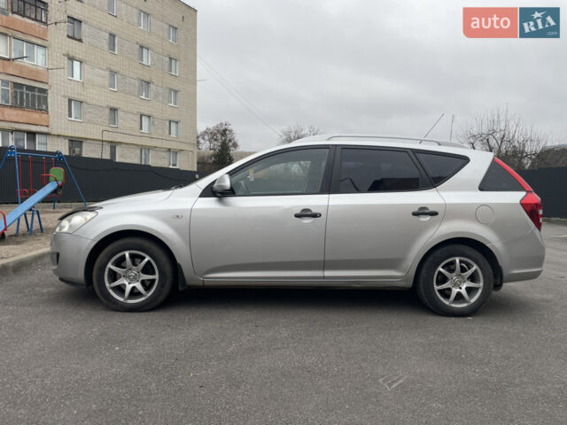 Серый Киа Сид, объемом двигателя 1.59 л и пробегом 256 тыс. км за 5700 $, фото 1 на Automoto.ua