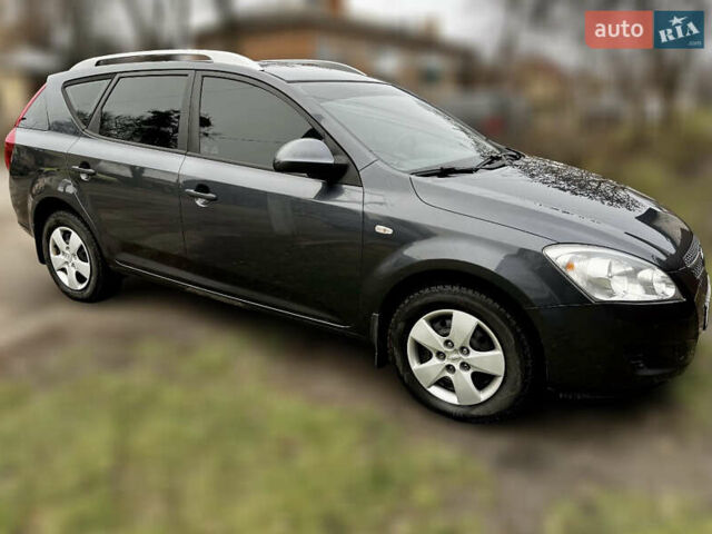 Серый Киа Сид, объемом двигателя 1.59 л и пробегом 171 тыс. км за 6600 $, фото 1 на Automoto.ua