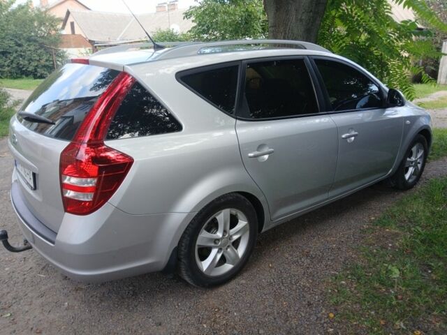 Серый Киа Сид, объемом двигателя 1.6 л и пробегом 244 тыс. км за 6000 $, фото 1 на Automoto.ua