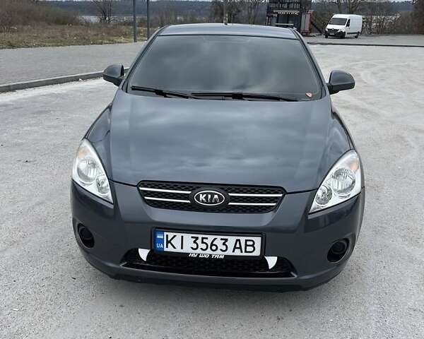 Серый Киа Сид, объемом двигателя 1.4 л и пробегом 210 тыс. км за 4800 $, фото 1 на Automoto.ua