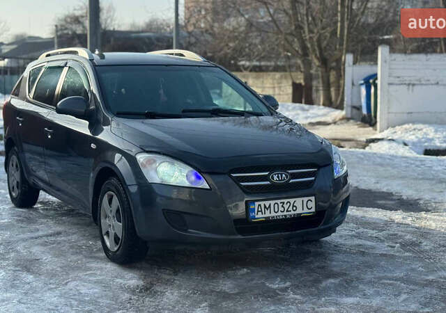 Серый Киа Сид, объемом двигателя 1.6 л и пробегом 239 тыс. км за 5900 $, фото 1 на Automoto.ua