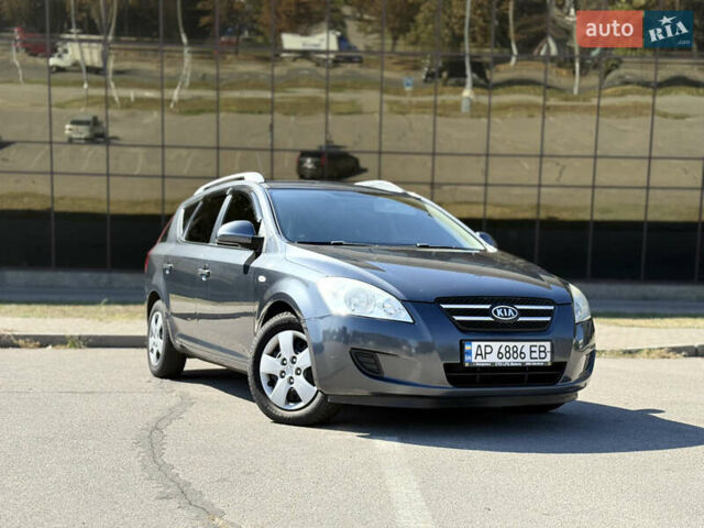 Серый Киа Сид, объемом двигателя 1.59 л и пробегом 240 тыс. км за 5200 $, фото 1 на Automoto.ua